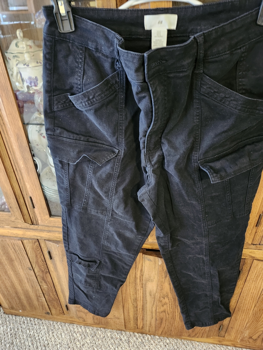 H&M Women's Black Cargo Pants - Utility Style